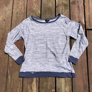 blue and white long sleeve shirt
